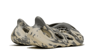Yeezy Foam RNNR MXT Moon Gray