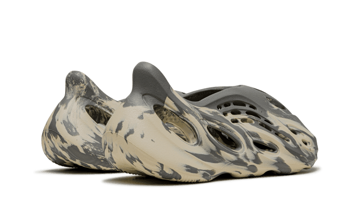 Yeezy Foam RNNR MXT Moon Gray