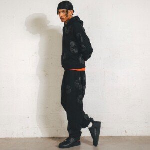 Cotton Wreath Hoodie Black Monochrome