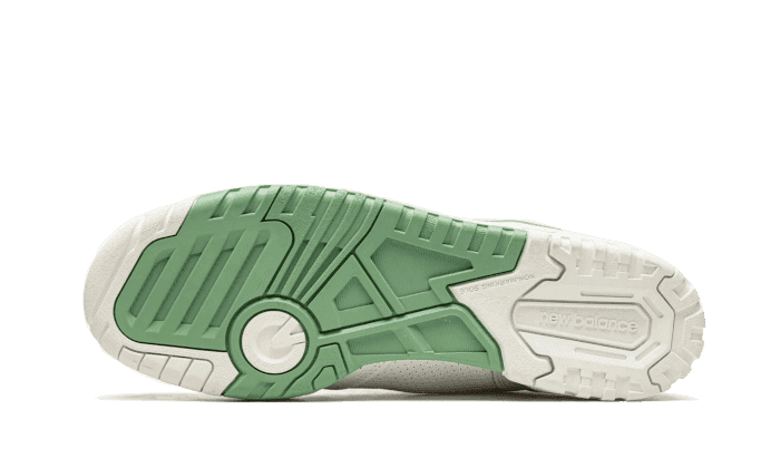 550 White Mint Green